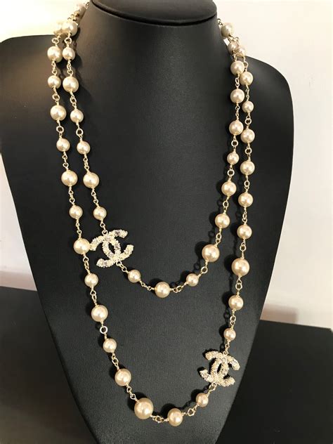 chanel short necklace|chanel long necklace with pearls.